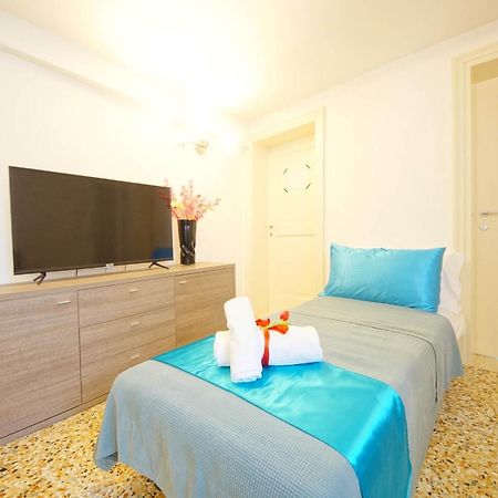 Sant'Aponal Apartment Rialto Veneţia Exterior foto