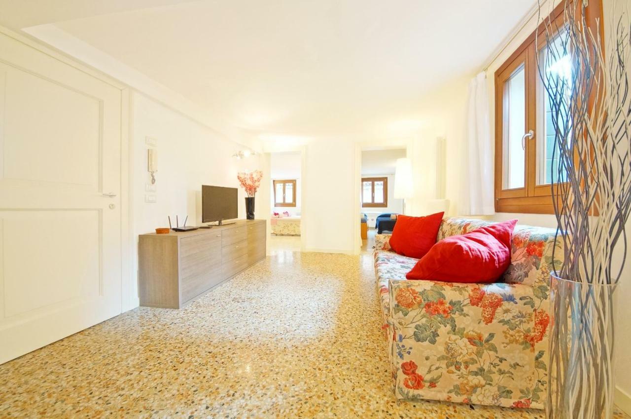 Sant'Aponal Apartment Rialto Veneţia Exterior foto