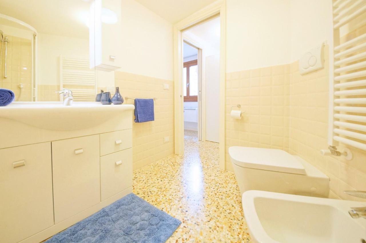 Sant'Aponal Apartment Rialto Veneţia Exterior foto